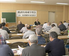 第4回相談員養成学習会で講演する榎本弁護士
