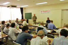 東借連夏季研修会であいさつする佐藤会長
